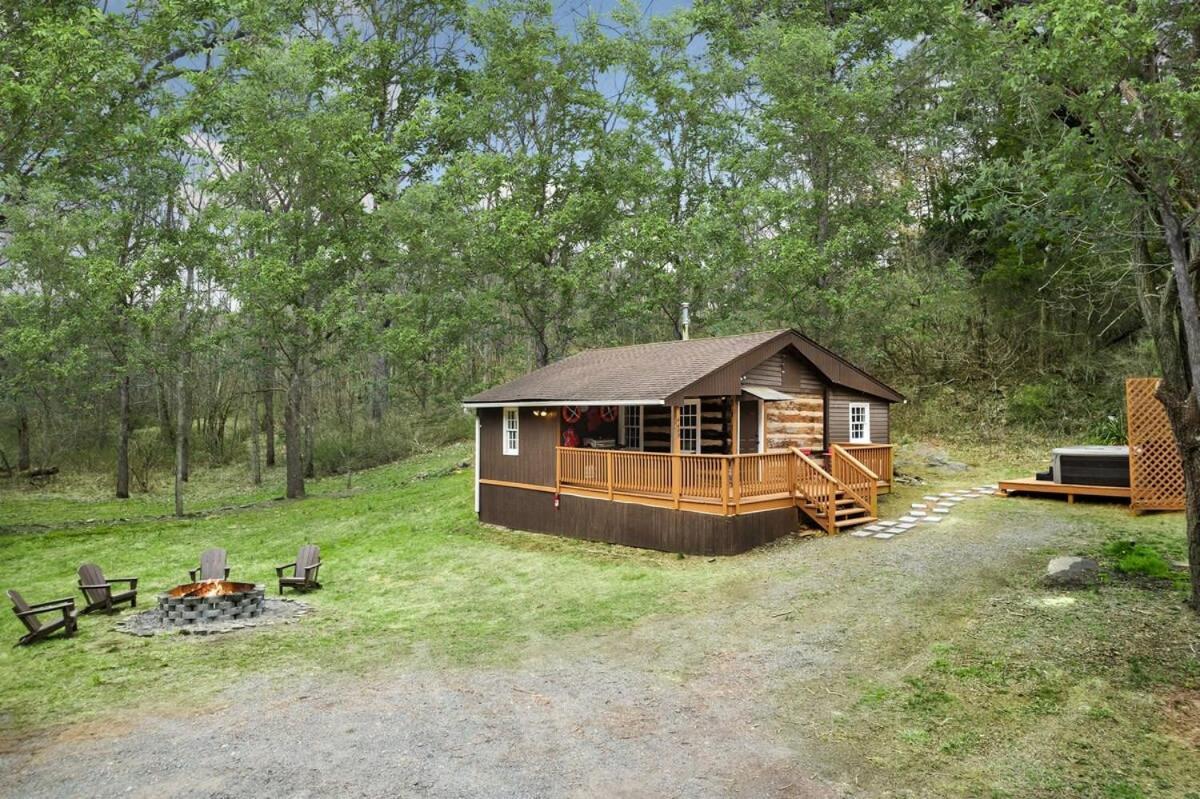 Creekside Cabin W Hot Tub, Fire Pit, Grill, Wifi! Basye Exteriör bild